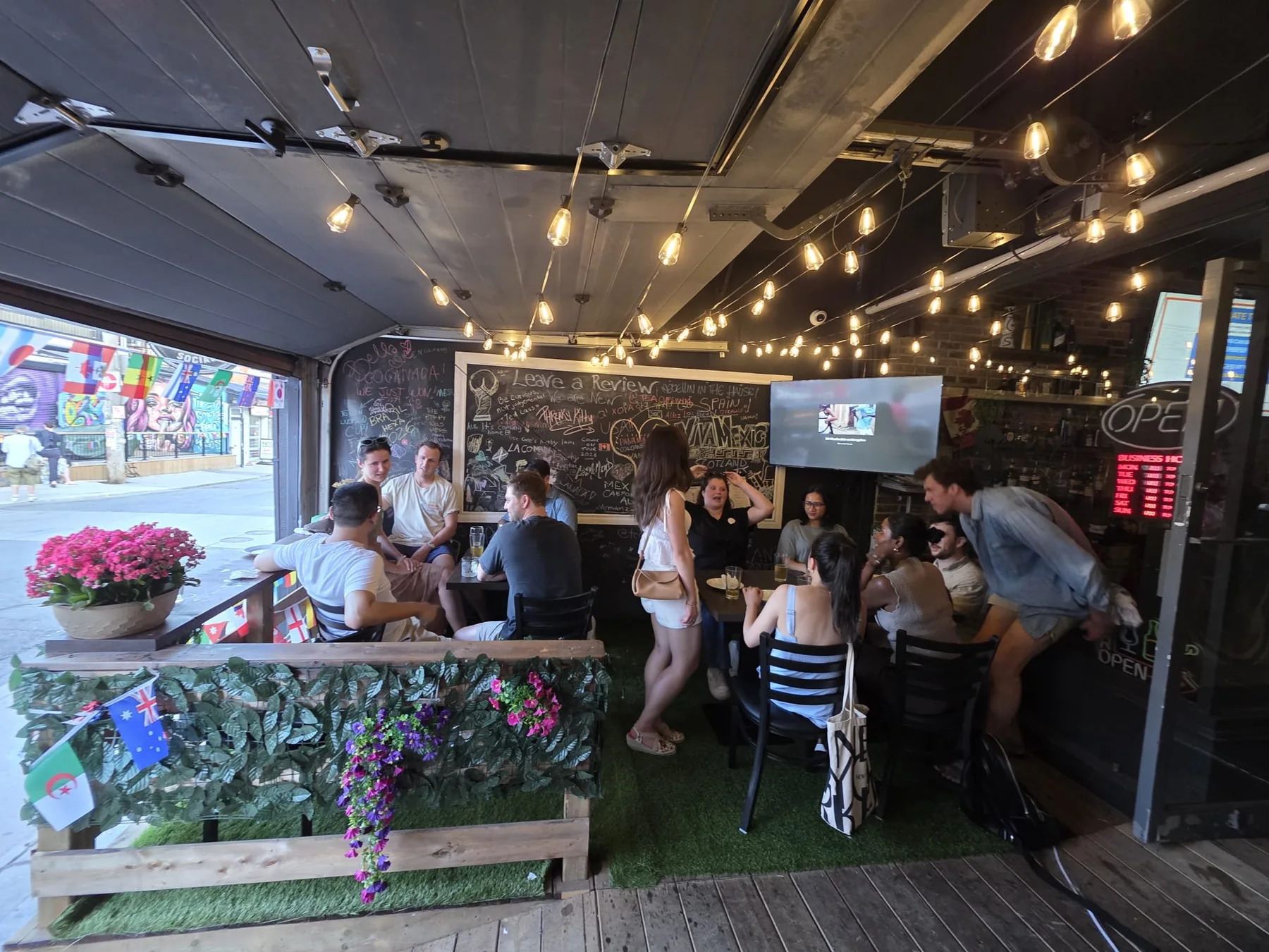 The outdoor patio at Kensington Socials